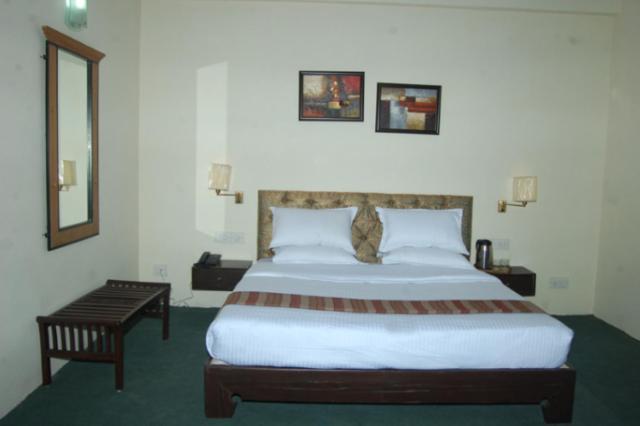 Natureraga Fernhill Resort Chail Phòng bức ảnh
