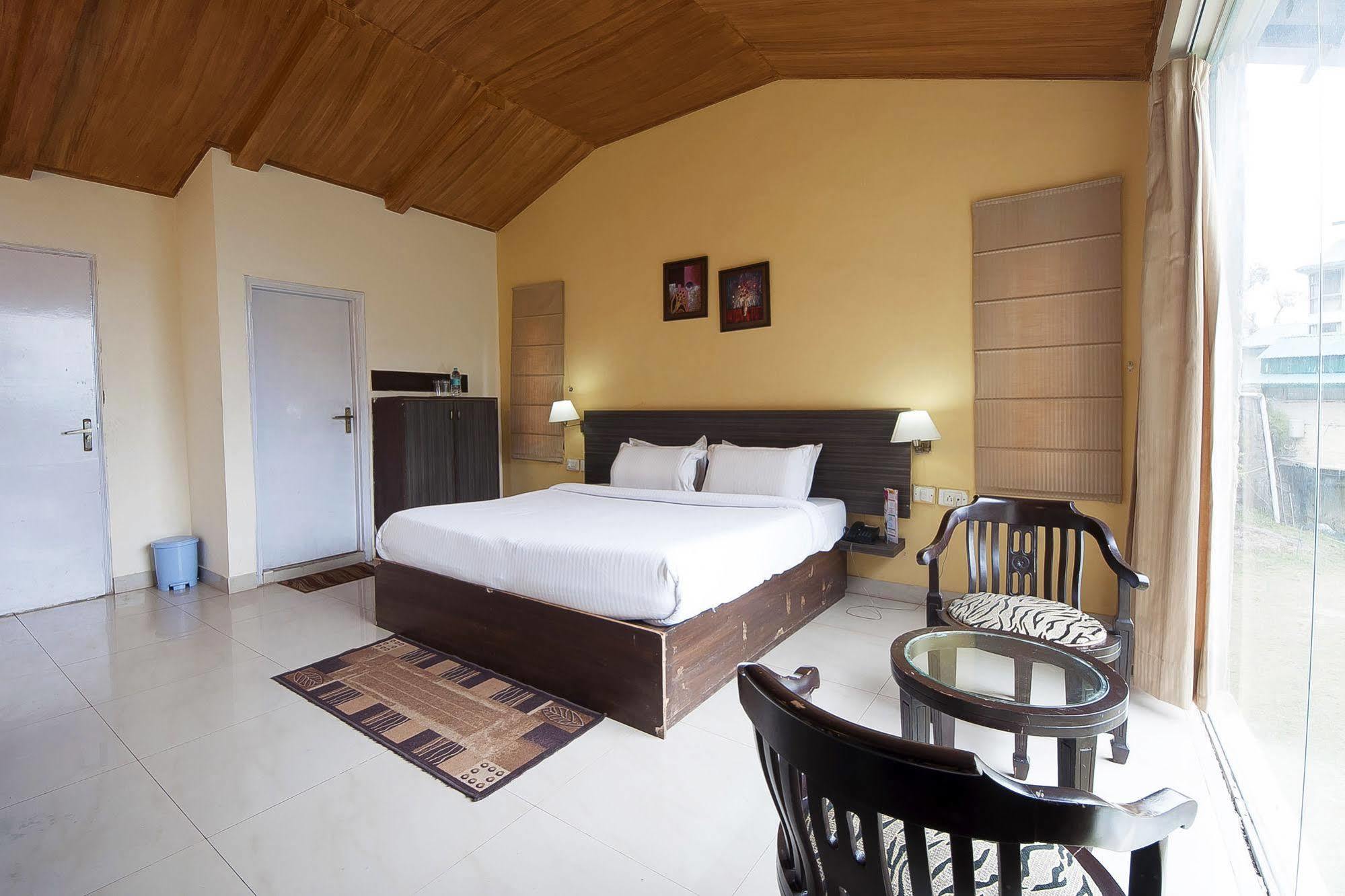 Natureraga Fernhill Resort Chail Ngoại thất bức ảnh